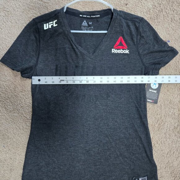 NWT Reebok Women’s UFC T Shirt Short Sleeve V Neck Gray Size M - Picture 11 of 12